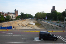 841570 Gezicht op de toekomstige Stadsbuitengracht te Utrecht tussen het Willemsplantsoen (links) en de ...